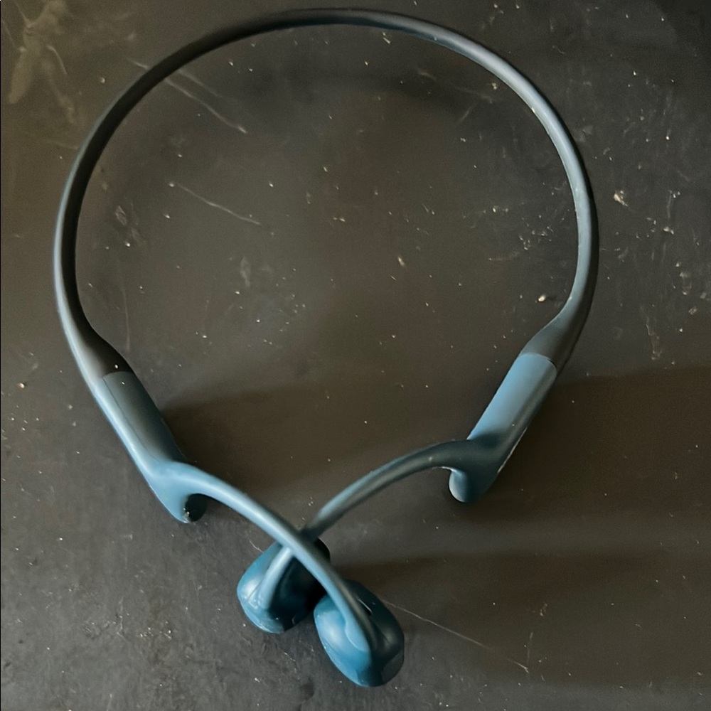Shokz OpenRun Pro Wireless Bluetooth Blue Headphones With Charger